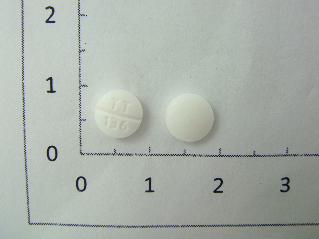 田納滋錠
