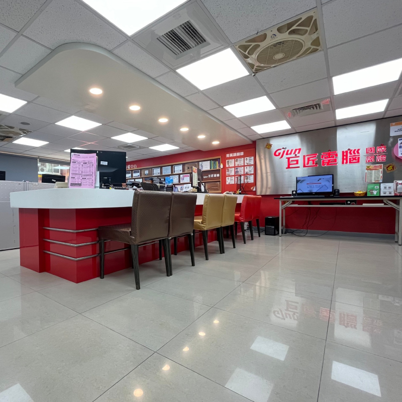 新莊電腦教室｜新裝潢設備新、專人管理、交通四通八達