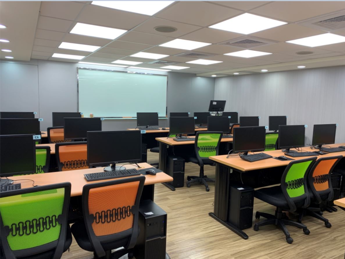 北車電腦教室｜三鐵共構、專人管理安全、設備機能超級佳