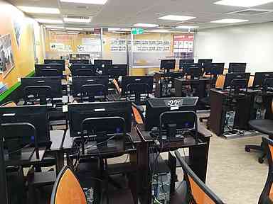 永和電腦教室｜頂溪捷運站旁、專人管理、採光好設備新