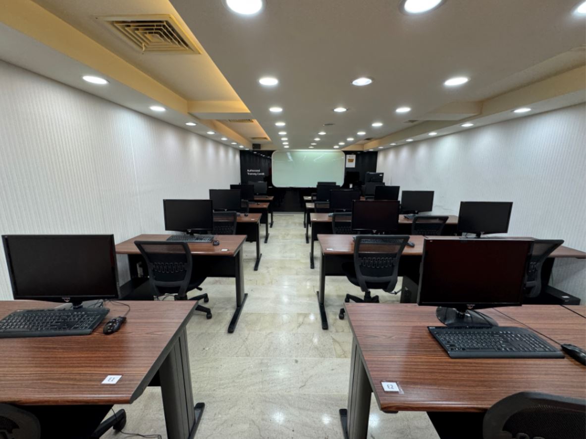 台中公益電腦教室｜西區核心、專人管理、設備新、機能超級佳