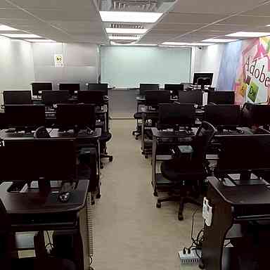 永和電腦教室｜頂溪捷運站旁、專人管理、採光好設備新