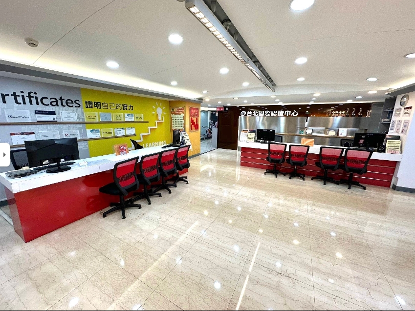 北車電腦教室｜三鐵共構、專人管理安全、設備機能超級佳