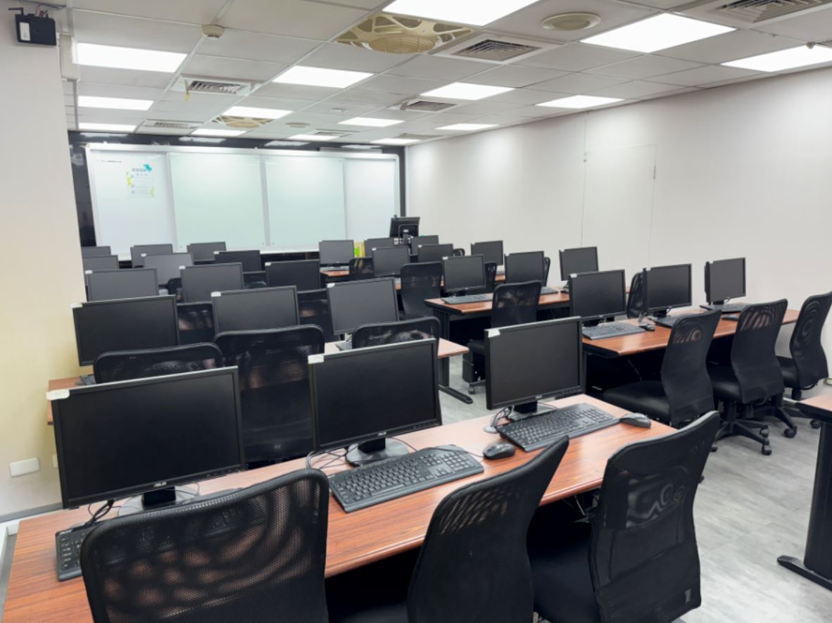 台中公益電腦教室｜西區核心、專人管理、設備新、機能超級佳